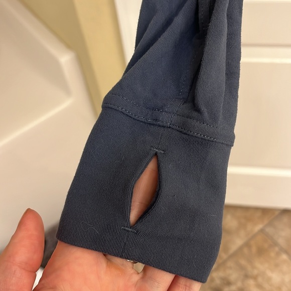 Lululemon sweatshirt size 4 - Picture 4 of 4